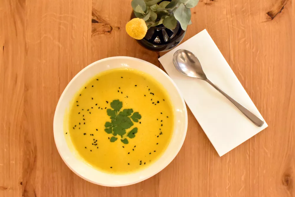 Wärmende Kürbis-Kokos-Suppe